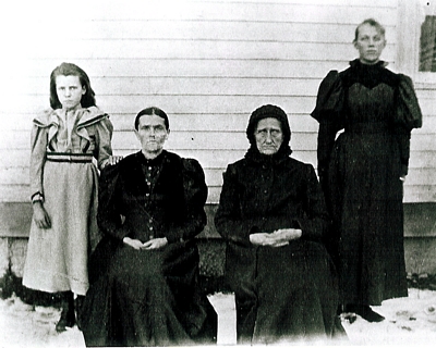 Three generations of Boatright women