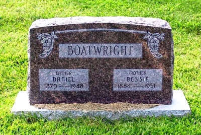 Daniel and Bessie Mae McClain Boatwright Gravestone