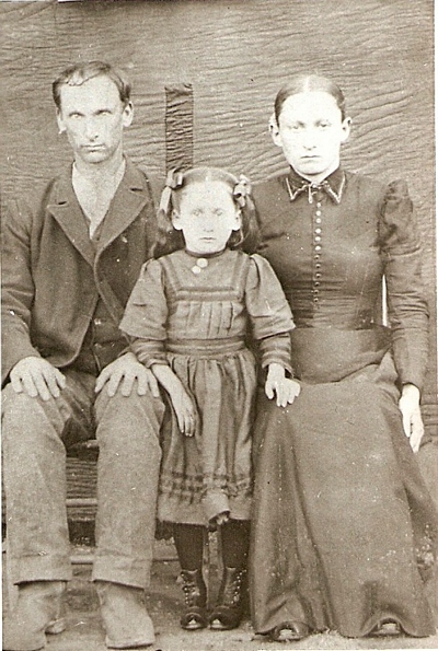 John J. and Talitha Pemberton Boatright and daughter Anna Mae Boatright
