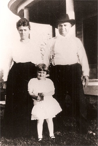 Eunice Jane Deming Boatright and husband Joseph Edward Boatright and their daughter Dorothy Margaret Boatright