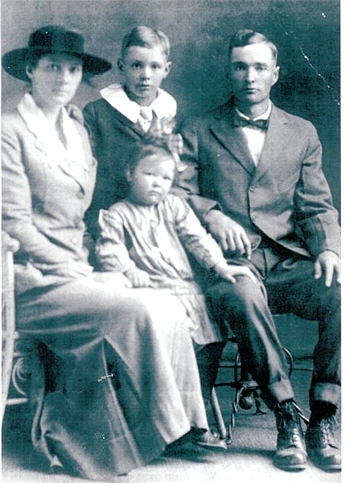 Martha Mattie Belle Boatright and family